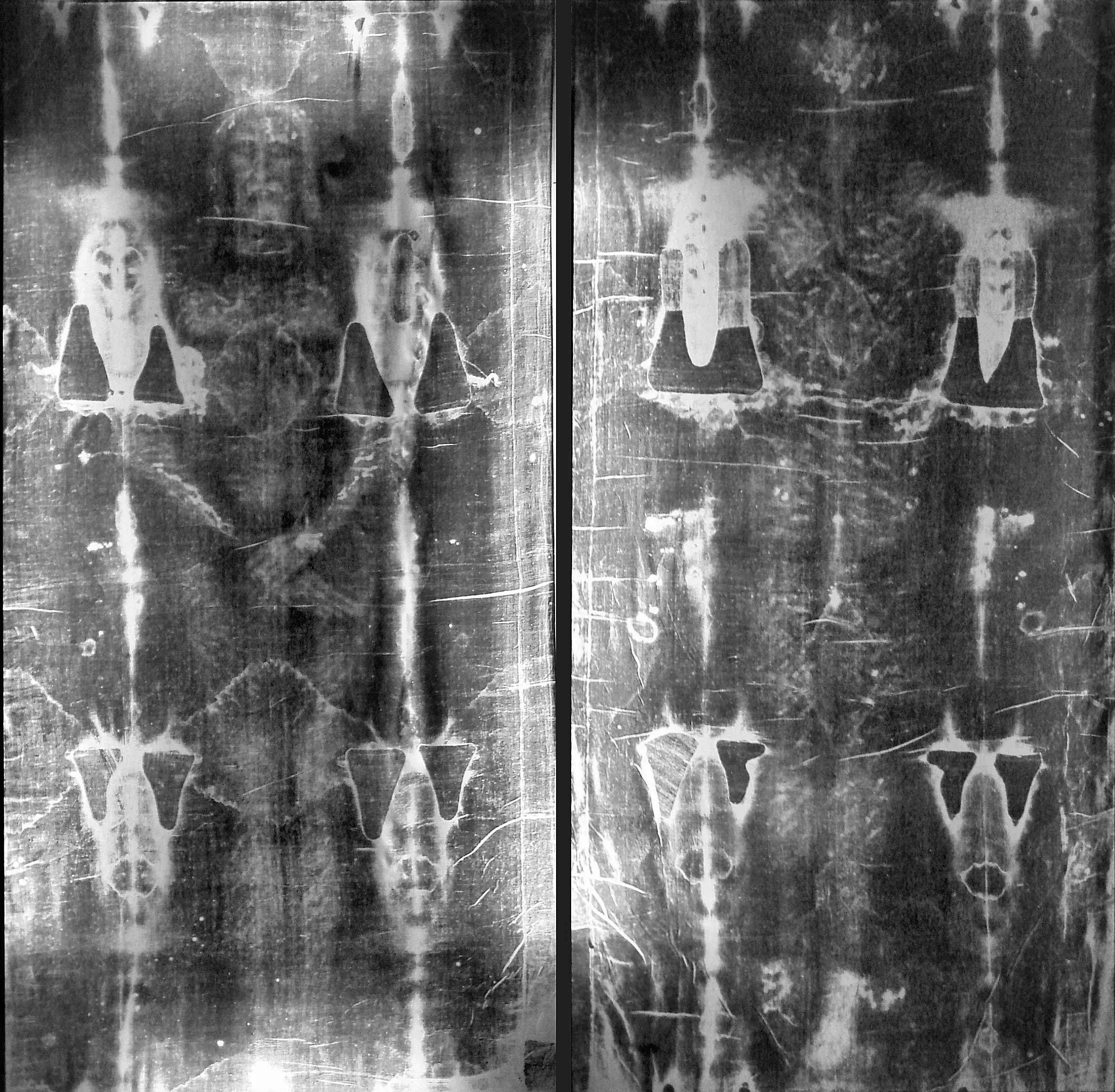 Fotografía histórica de cuerpo entero del negativo de la Sábana Santa de Turín tomada por Giuseppe Enrie en 1931
